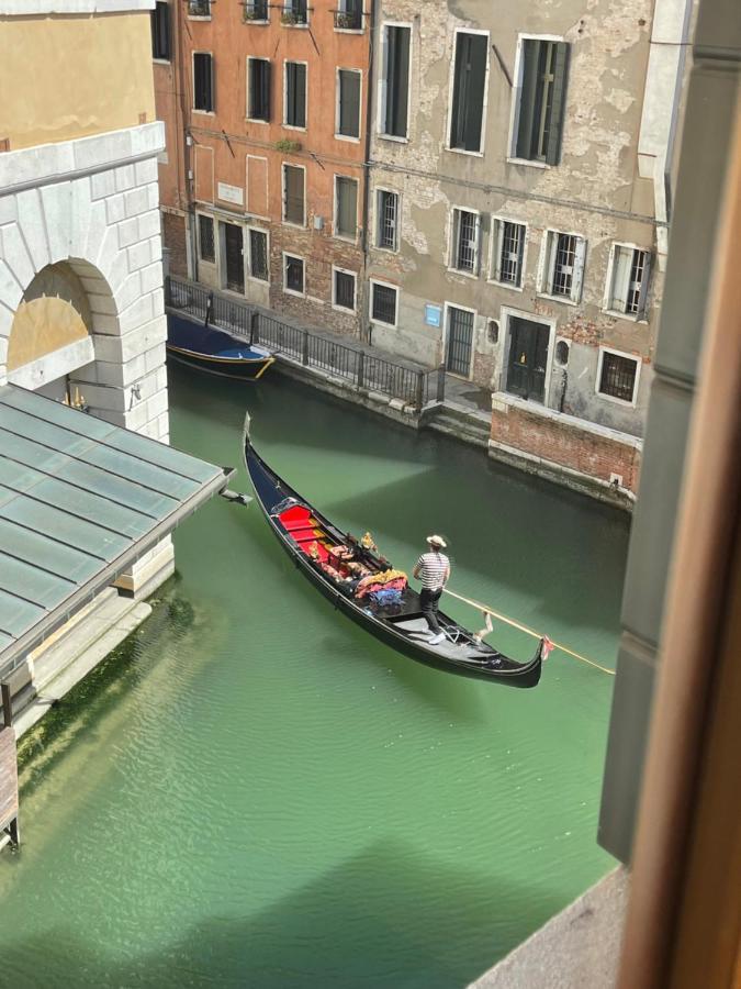 Casanova Fenice - Canal View Venice Exterior photo