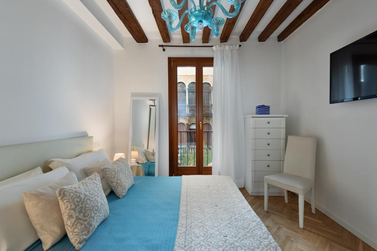 Casanova Fenice - Canal View Venice Exterior photo