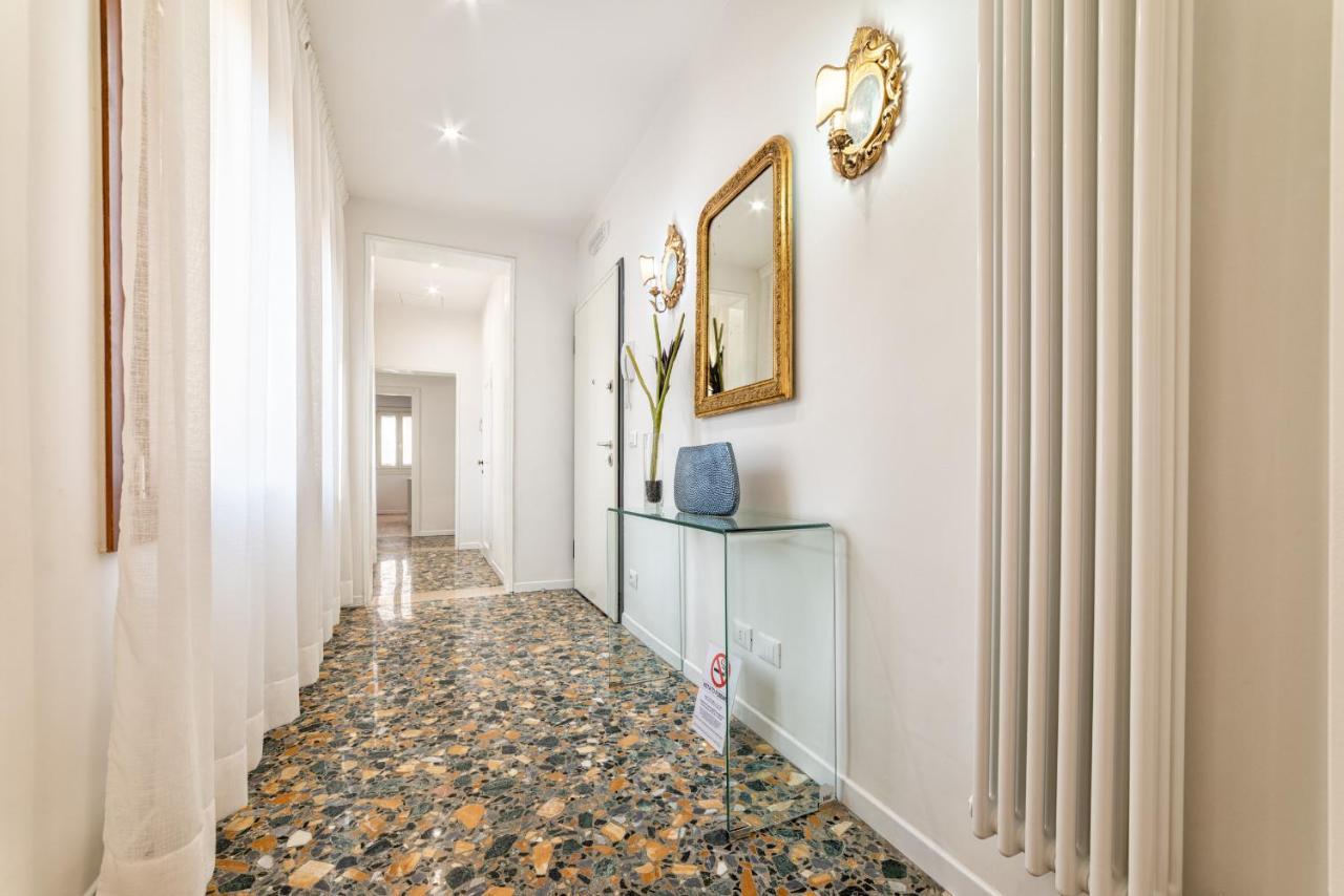 Casanova Fenice - Canal View Venice Exterior photo