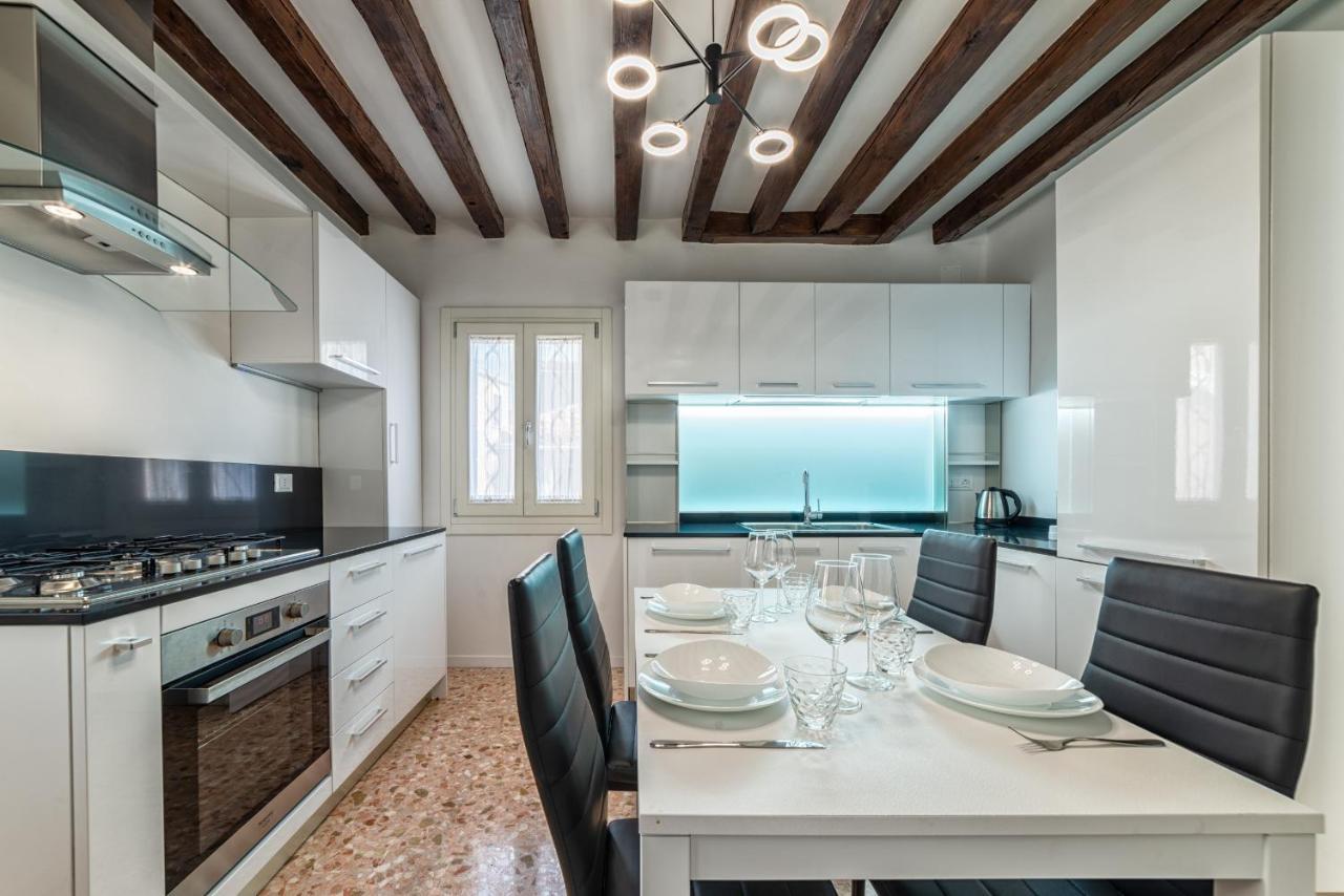 Casanova Fenice - Canal View Venice Exterior photo