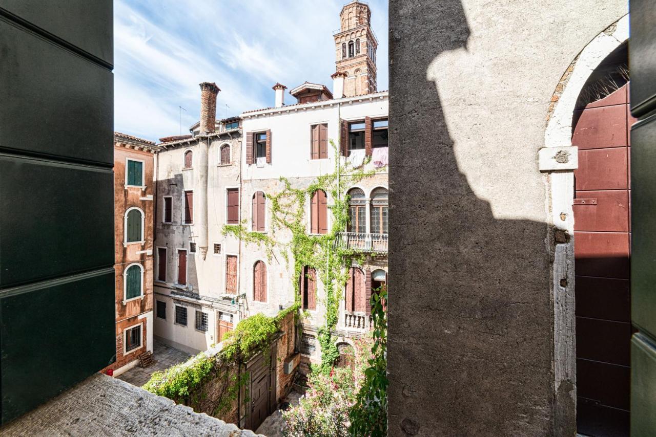 Casanova Fenice - Canal View Venice Exterior photo
