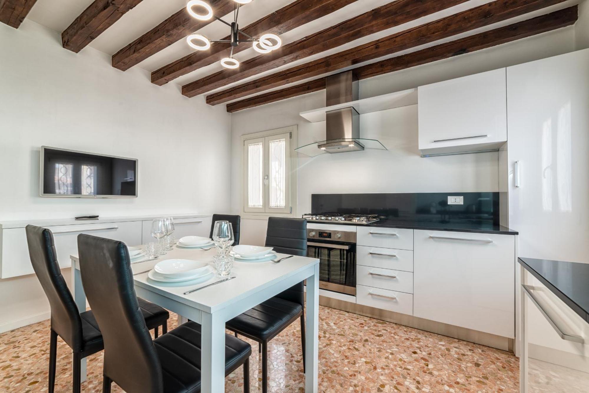 Casanova Fenice - Canal View Venice Room photo