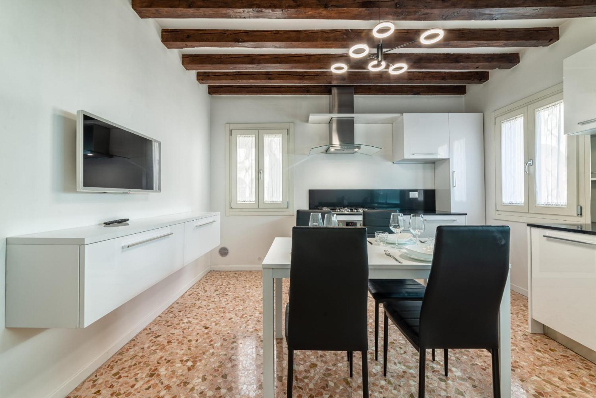 Casanova Fenice - Canal View Venice Room photo